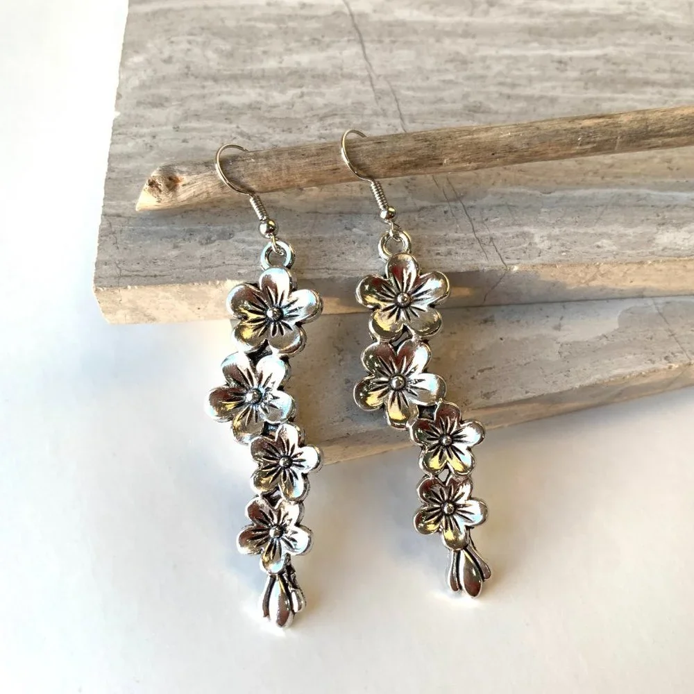 Silver Flowers long row Earrings_3